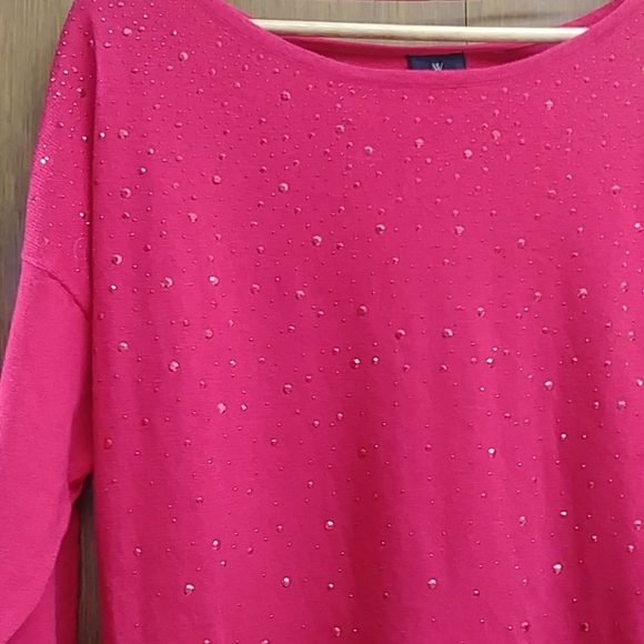 Red studded 3/4 sleeve top - Picture 8 of 8